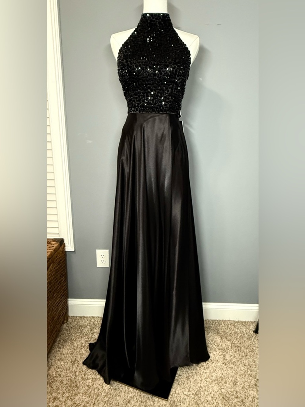 Sherri Hill Black Sequin Halter Dress NWT Size 2 - Style 11330